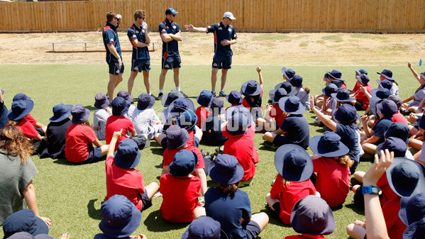 AFL 2014 Media - Western Bulldogs Community Camp - 312344