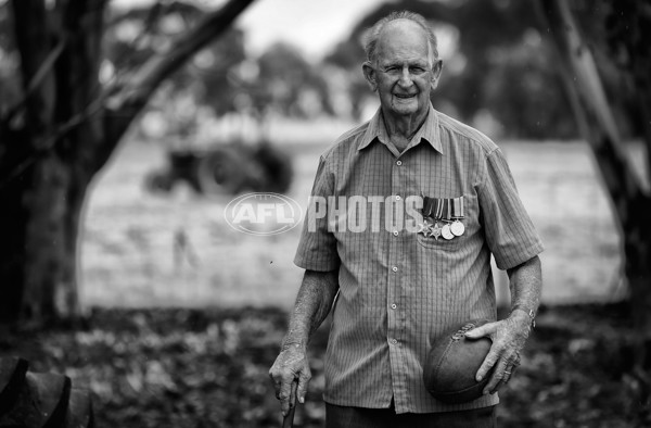 AFL 2014 Portraits - Don Poyner - 324899