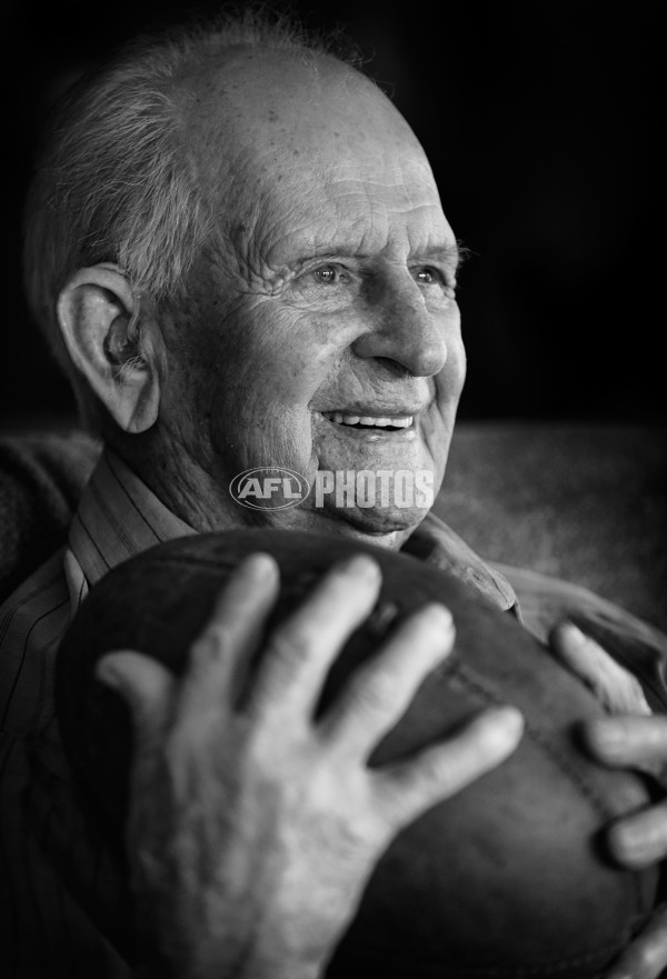 AFL 2014 Portraits - Don Poyner - 324897