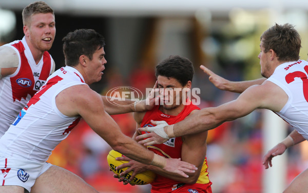 AFL 2014 Rd 12 - Gold Coast v Sydney - 331345