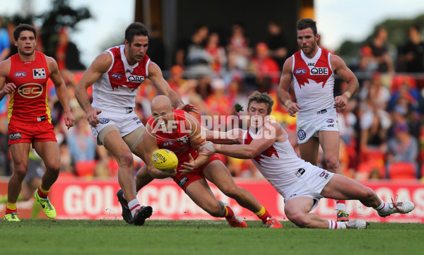 AFL 2014 Rd 12 - Gold Coast v Sydney - 331357