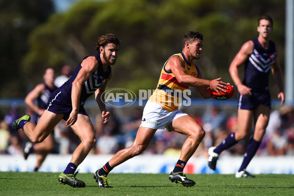 AFL 2016 NAB Challenge - Fremantle v Adelaide - 420389