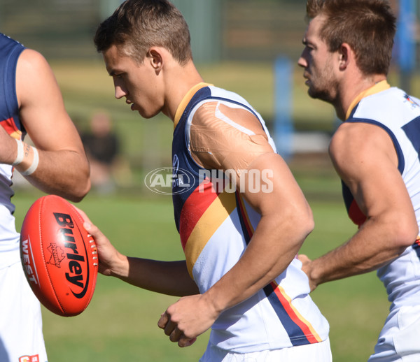Adelaide 2016 - SANFL R6 v South - 435695