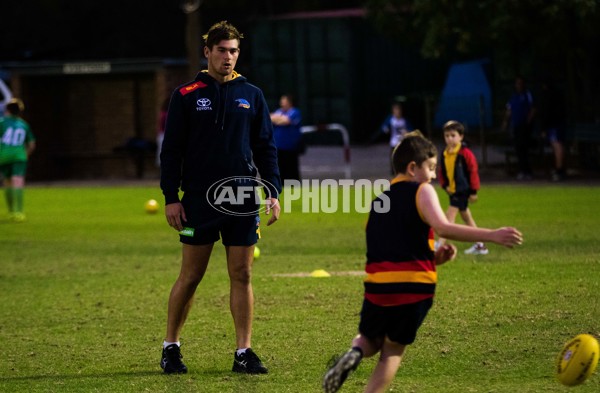Adelaide 2016 - Crows in Clubs at Athelstone FC - 440120