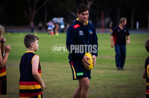 Adelaide 2016 - Crows in Clubs at Athelstone FC - 440107
