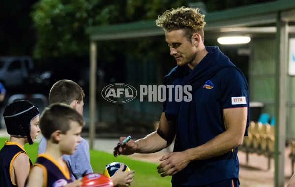 Adelaide 2016 - Crows in Clubs at Athelstone FC - 440110