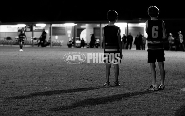 Adelaide 2016 - Crows in Clubs at Athelstone FC - 440123