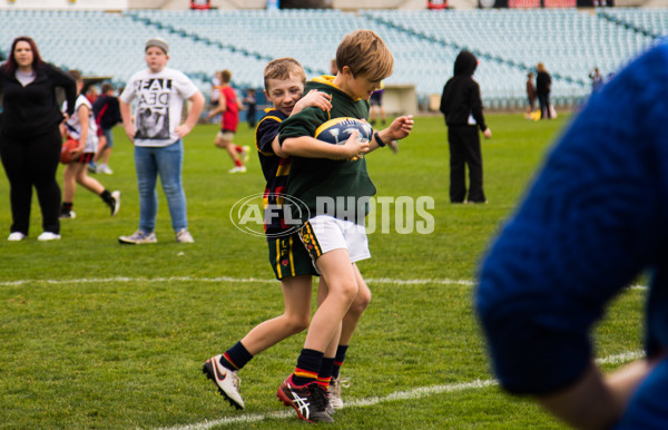 Adelaide 2016 Crows in Clubs - 456694