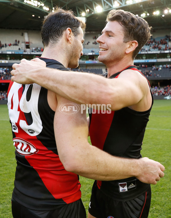 AFL 2016 Rd 21 - Essendon v Gold Coast - 463538