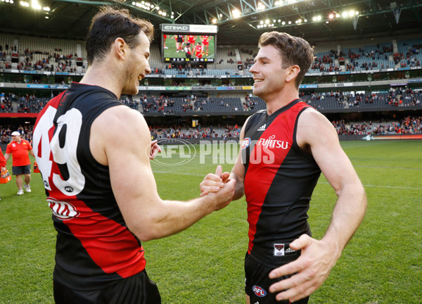 AFL 2016 Rd 21 - Essendon v Gold Coast - 463539