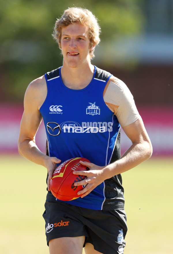 AFL 2016 Training - North Melbourne 121216 - 481284