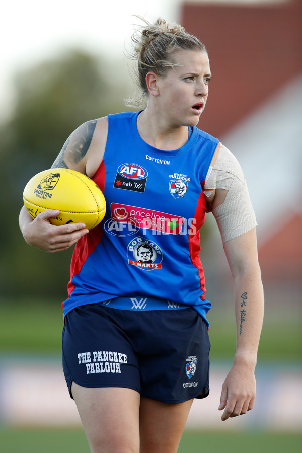 AFLW 2018 Training - Western Bulldogs 281118 - 641010