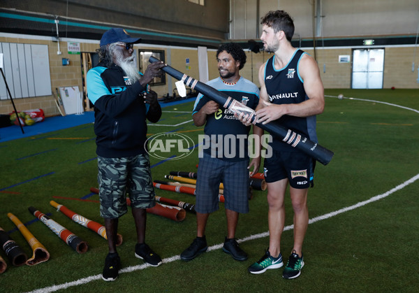 AFL 2017 Media - Port Adelaide Digeridoo Presentation - 491145