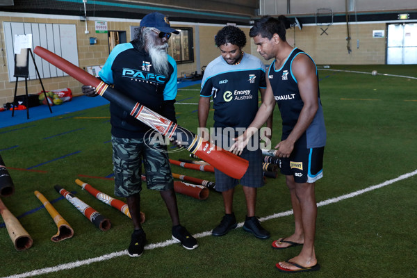 AFL 2017 Media - Port Adelaide Digeridoo Presentation - 491144