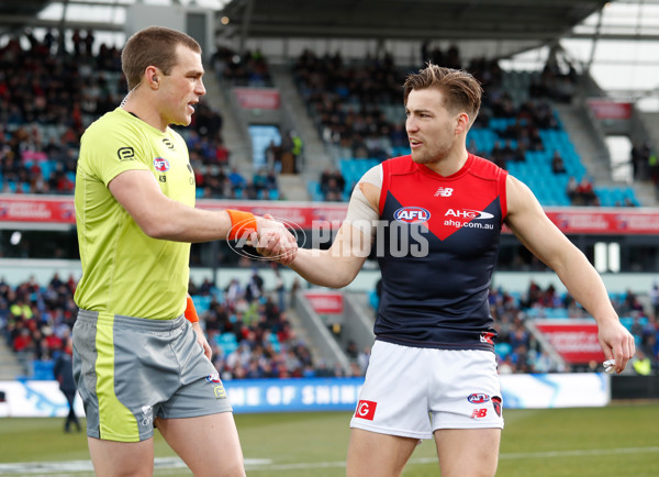 AFL 2017 Round 19 - North Melbourne v Melbourne - 535795