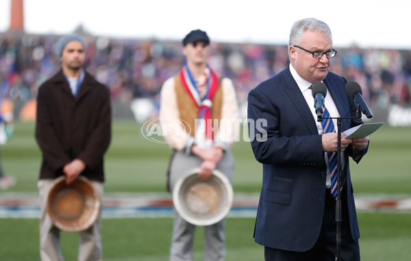 AFL 2017 Round 22 - Western Bulldogs v Port Adelaide - 542794