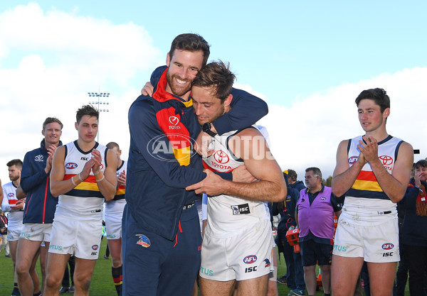 AFL 2019 Round 23 - Western Bulldogs v Adelaide - 709535