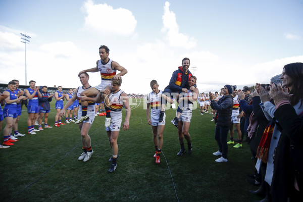 AFL 2019 Round 23 - Western Bulldogs v Adelaide - 709580