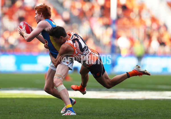 AFL 2019 Round 11 - GWS v Gold Coast - 680833