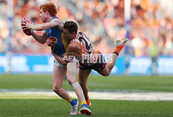 AFL 2019 Round 11 - GWS v Gold Coast - 680836