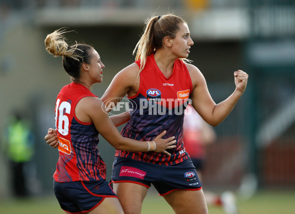 AFLW 2018 Rd 04 - Melbourne v Collingwood - 571112