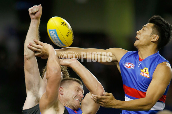 AFL 2018 Round 03 - Western Bulldogs v Essendon - 581615