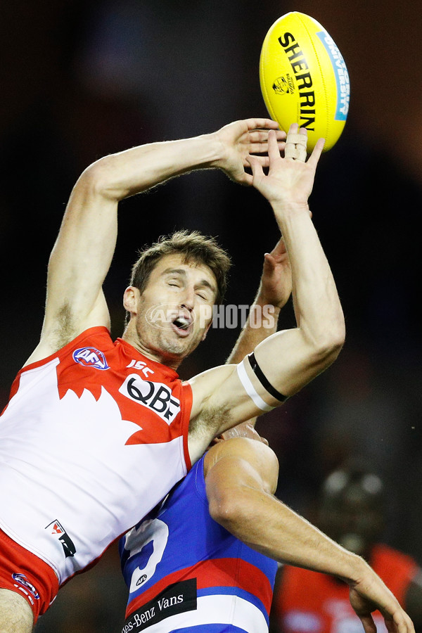 AFL 2018 Round 04 - Western Bulldogs v Sydney - 582693