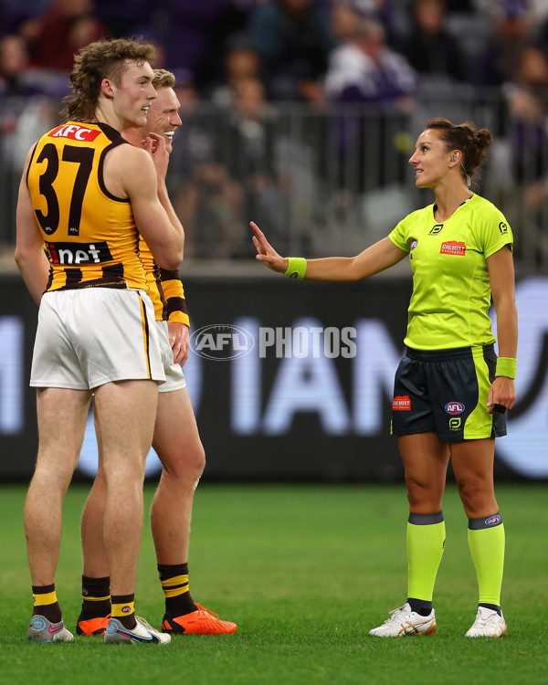 AFL 2023 Round 08 - Fremantle v Hawthorn - A-31698833