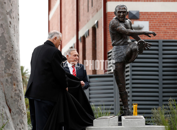 AFL 2018 Media - Bob Skilton Sculpture Unveiling - 614380