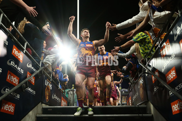 AFL 2019 Round 21 - Brisbane v Gold Coast - 703988