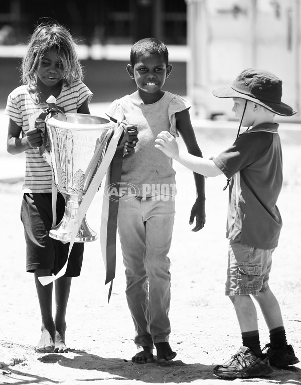 AFL 2013 Media - Hawks in Katherine - 307785