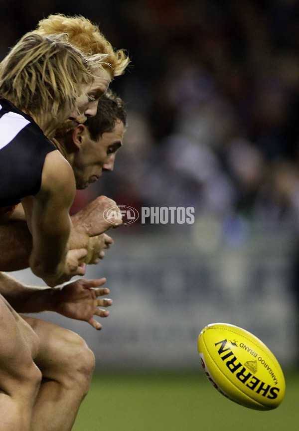 AFL 2012 Rd 06 - Essendon v Brisbane - 256034