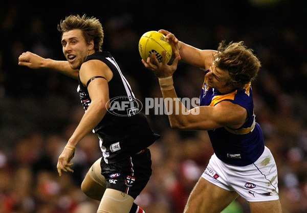 AFL 2011 Rd 17 - St Kilda v West Coast - 237511