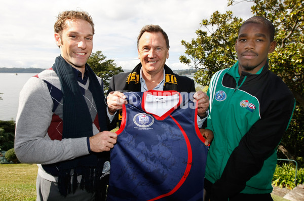 AFL 2011 Media - International Cup Kirribilli House Visit - 240510
