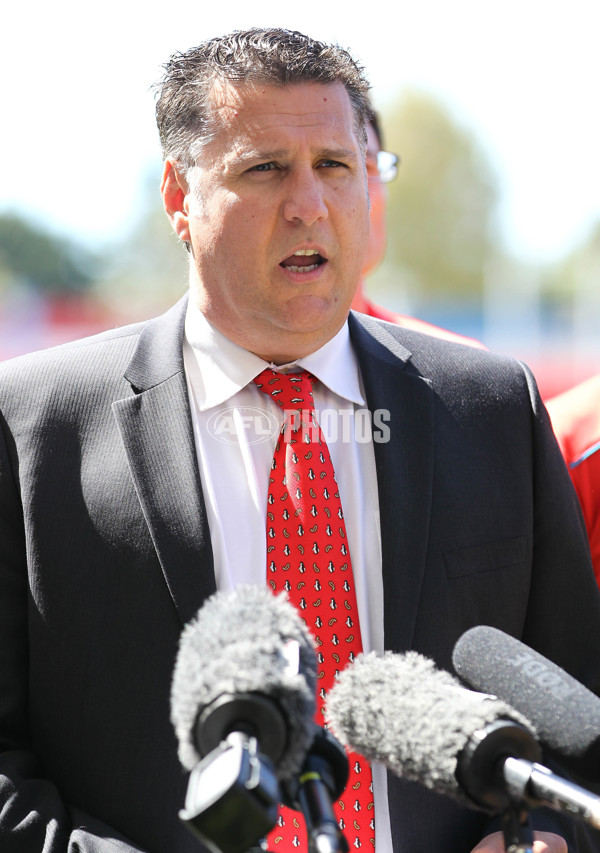 AFL 2011 Media - NAB AFL Draft Announcement 26/8/11 - 241422