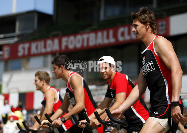 AFL 2011 Training - St Kilda 201211 - 246707