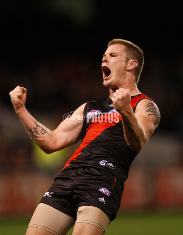 AFL 2012 Rd 14 - Essendon v Western Bulldogs - 262053