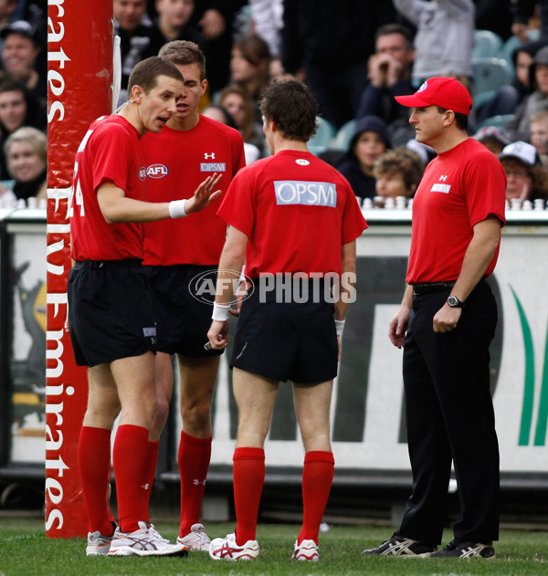 AFL 2011 Rd 10 - Collingwood v West Coast - 232052