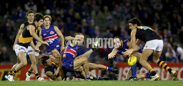 AFL 2011 Rd 08 - Western Bulldogs v Richmond - 233052