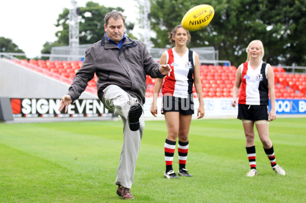 AFL 2011 Media - Carrara Saints Announcement - 233081