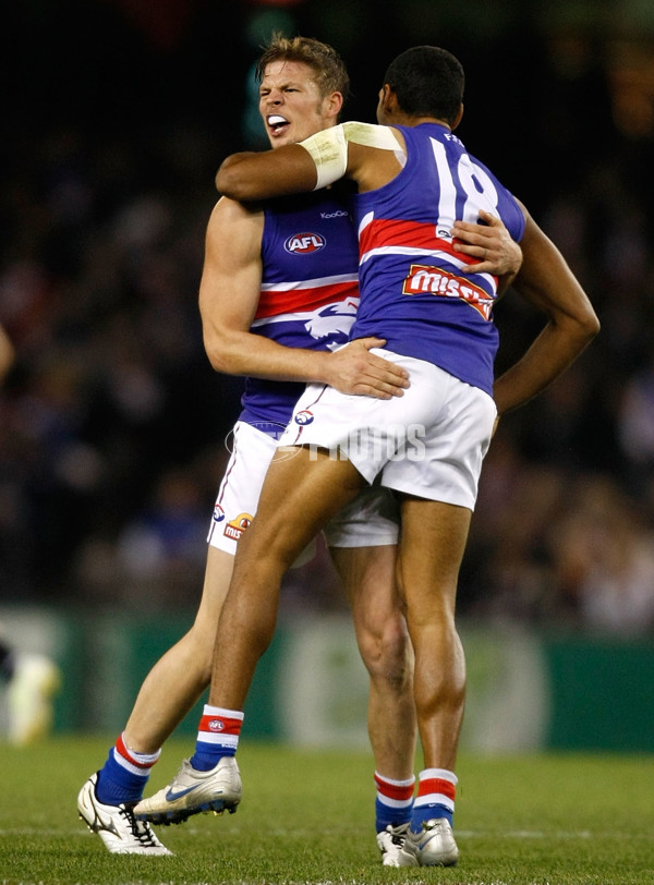 AFL 2011 Rd 12 - St Kilda v Western Bulldogs - 233160