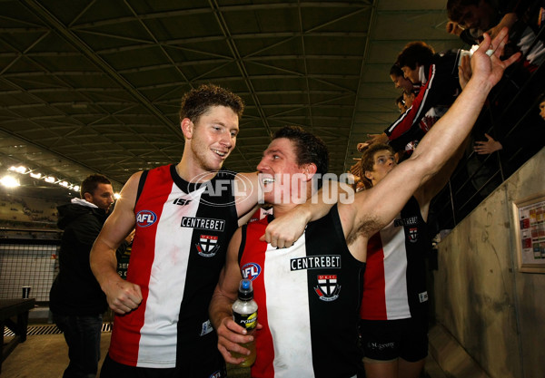 AFL 2011 Rd 12 - St Kilda v Western Bulldogs - 233216