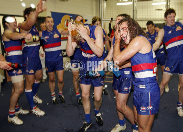 AFL 2011 Rd 13 - Western Bulldogs v Adelaide - 233968