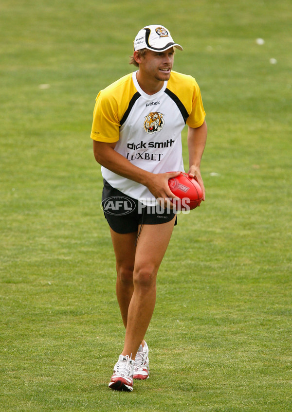 AFL 2010 Training - Richmond 120110 - 197196