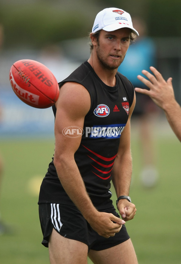 AFL 2010 Training - Essendon 150110 - 197360