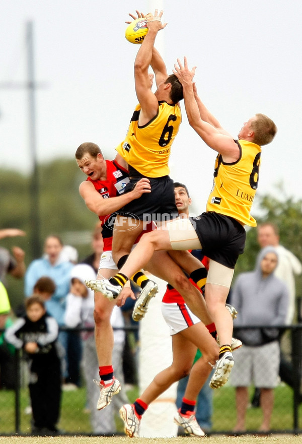 AFL 2010 Media - Richmond Intra-Club Match 050210 - 198112