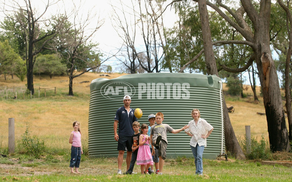 AFL 2010 Media - Carlton Community Camp - 197907