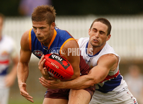 AFL 2010 NAB Cup Rd 01 - Western Bulldogs v Brisbane - 198646