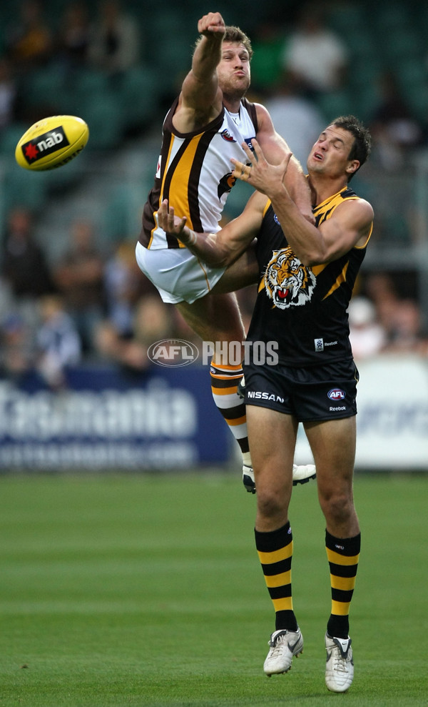 AFL 2010 NAB Cup Rd 01 - Hawthorn v Richmond - 198556