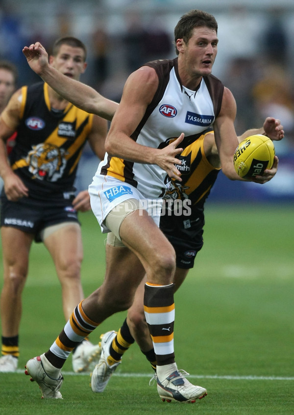 AFL 2010 NAB Cup Rd 01 - Hawthorn v Richmond - 198580